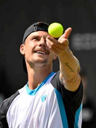 Marton Fucsovics HUN Action Serve Tennis Men BOSS Open ATP 250 Stuttgart 2025 Weissenhof BOSS Open ATP 250 Stuttgart 2025