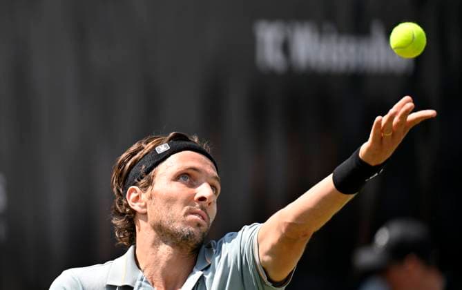 Arthur Rinderknech FRA Action Serve Tennis Men BOSS Open ATP 250 Stuttgart 2025 Weissenhof BOSS Open ATP 250 Stuttgart 2025