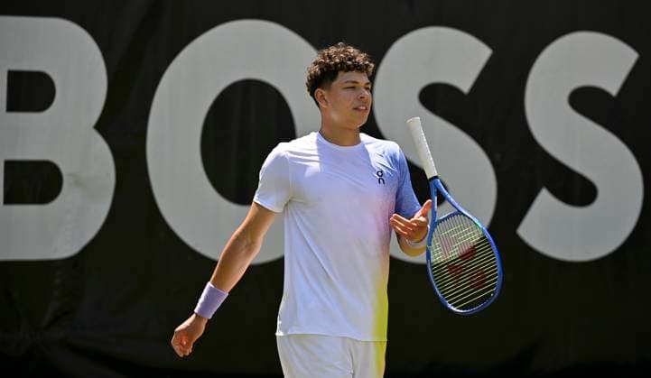 Ben Shelton USA action shoots racquets perimeter advertising BOSS Tennis Men BOSS Open ATP 250 Stuttgart 2025 Weissenhof BOSS Open ATP 250 Stuttgart 2025