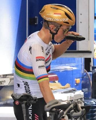 Remco Evenepoel, Soudal Quick-Step, during the warm, during the Criterium du Dauphine 2025, Cycling event, Stage 4, Individual Time Trial, Charmes-sur-Rhone > Saint-Peray (17,4 Km) on 11 June 2025 in Saint-Peray, France - during Criterium du Dauphine 2025 - Stage 4, Street Cycling race in France, France, June 11 2025  Copyright: xStefanoxCavasino IPAxSportx xipa-agency.netx xx IPA_58916651 IPA_Agency_IPA58916651