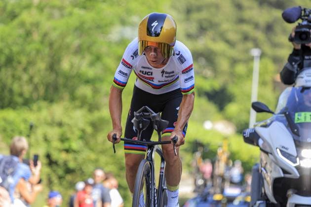 Remco Evenepoel, Soudal Quick-Step, winner stage, during the warm, during the Criterium du Dauphine 2025, Cycling event, Stage 4, Individual Time Trial, Charmes-sur-Rhone > Saint-Peray (17,4 Km) on 11 June 2025 in Saint-Peray, France - during Criterium du Dauphine 2025 - Stage 4, Street Cycling race in France, France, June 11 2025  Copyright: xStefanoxCavasino IPAxSportx xipa-agency.netx xx IPA_58922011 IPA_Agency_IPA58922011
