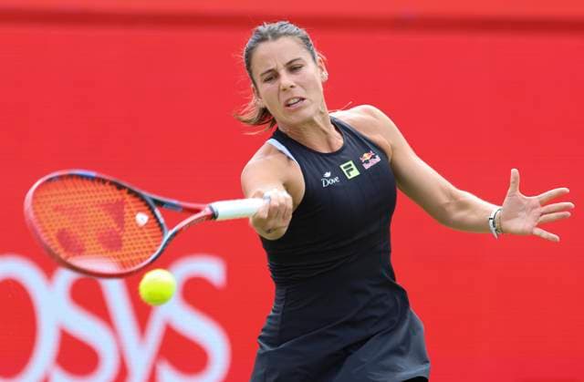 11th June 2025; HSBC Championships, Queen s Club, West Kensington, London, England: HSBC Womens Championships queens Club, Day 3, Emma Navarro (USA) plays a forehand shot against Beatriz Haddad Maia (BRA)  ActionPlus12800245 HongboxChen