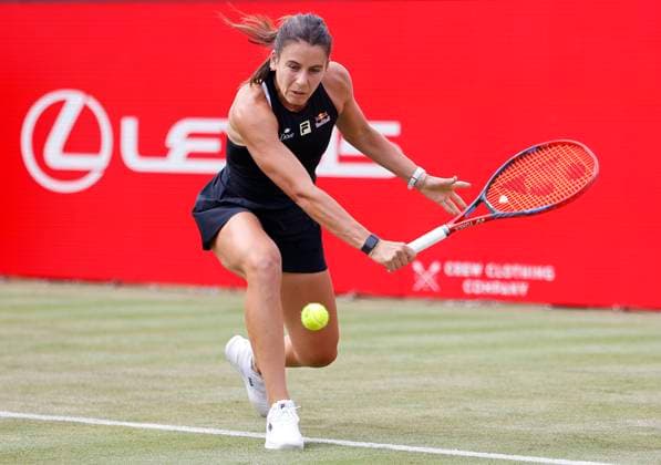 11th June 2025; HSBC Championships, Queen s Club, West Kensington, London, England: HSBC Womens Championships queens Club, Day 3, Emma Navarro (USA) plays a backhand shot against Beatriz Haddad Maia (BRA)  ActionPlus12800272 HongboxChen