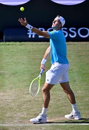 Jan Lennard Struff GER Action Serve Tennis Men BOSS Open ATP 250 Stuttgart 2025 Weissenhof BOSS Open ATP 250 Stuttgart 2025
