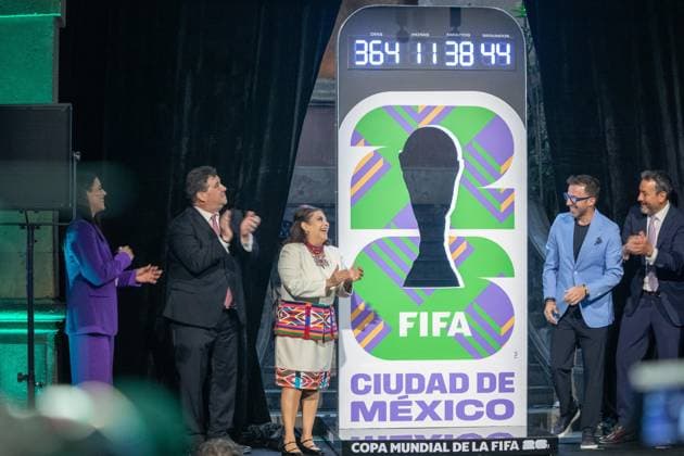 Unveiling of World Cup countdown clock in Mexico City MEXICO CITY, MEXICO - JUNE 11: The road to the 2026 FIFA World Cup, WM, Weltmeisterschaft, Fussball officially began with the unveiling of the countdown clock in Mexico City, Mexico on June 11, 2025. Fans gathered to celebrate the milestone, marking the final stretch before the world s biggest football tournament returns. With Mexico, the United States, and Canada set to host, preparations are in full swing for a World Cup. Grace Hie Yoon Anadolu Mexico City Mexico. Editorial use only. Please get in touch for any other usage.  Copyright: x2025xAnadoluxGracexHiexYoonx