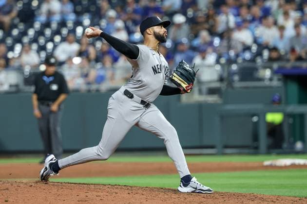 June 11, 2025: New York Yankees relief pitcher Devin Williams (38) pitches against the Kansas City Royals during the ninth inning at Kauffman Stadium in Kansas City, MO. CSM Kansas City United States of America - ZUMAc04_ 20250611_zma_c04_055 Copyright: xDavidxSmithx