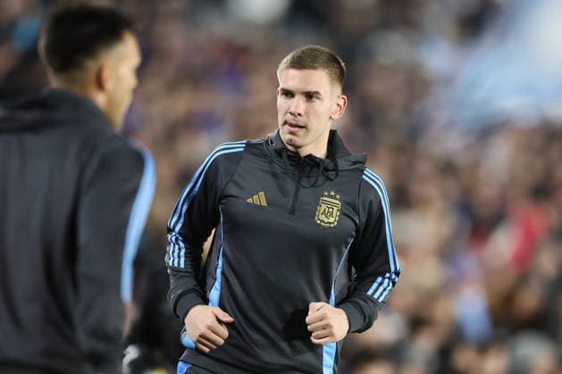 Argentina s national team forward Franco Mastantuono warms up during the South American qualification football match between Argentina and Colombia for the FIFA World Cup 2026 at the Monumental stadium in Buenos Aires on June 10, 2025 BUENOS AIRES ARGENTINA Copyright: xALEJANDROxPAGNIx