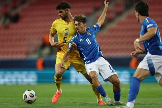 Tommaso Baldanzi (Italy U21, U 21 Umit Akdag (Romania U21) during the UEFA Under 21 Slovakia 2025 match between Italy U21 1-0 Romania U21 at Malatinsky Stadium Stadium on June 11, 2025 in Trnava, Slovakia. Noxthirdxpartyxsales  (294654552)
