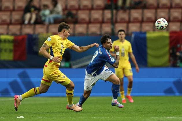 Giuseppe Ambrosino (Italy U21, U 21 Matei Ilie (Romania U21) during the UEFA Under 21 Slovakia 2025 match between Italy U21 1-0 Romania U21 at Malatinsky Stadium Stadium on June 11, 2025 in Trnava, Slovakia. Noxthirdxpartyxsales  (294654810)