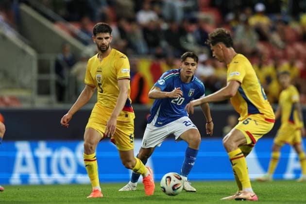 Nicolo Pisilli (Italy U21, U 21 Umit Akdag (Romania U21) during the UEFA Under 21 Slovakia 2025 match between Italy U21 1-0 Romania U21 at Malatinsky Stadium Stadium on June 11, 2025 in Trnava, Slovakia. Noxthirdxpartyxsales  (294654817)