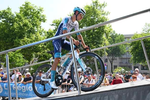 Criterium du Dauphine 2025 Stage 5 MACON, FRANCE - JUNE 12 : Martinez Lenny (FRA) of Bahrain - Victorious during stage 5 of the 77th edition of Criterium du Dauphine Libere an UCI World Tour 2.UWT cycling road race stage for Men Elite of 183 km with start in Saint-Priest and finish in Macon on June 12, 2025 in Macon, France, 12 06 2025 ( Motordriver Kenny Verfaillie - Macon France  Copyright: xVincentxKalutx