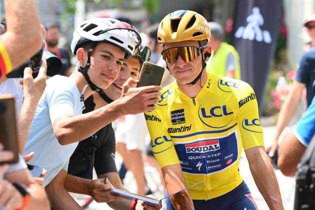 Criterium du Dauphine 2025 Stage 5 MACON, FRANCE - JUNE 12 : Evenepoel Remco (BEL) of Soudal - Quick Step during stage 5 of the 77th edition of Criterium du Dauphine Libere an UCI World Tour 2.UWT cycling road race stage for Men Elite of 183 km with start in Saint-Priest and finish in Macon on June 12, 2025 in Macon, France, 12 06 2025 ( Motordriver Kenny Verfaillie - Macon France  Copyright: xVincentxKalutx