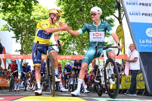 Criterium du Dauphine 2025 Stage 5 MACON, FRANCE - JUNE 12 : Evenepoel Remco (BEL) of Soudal - Quick Step and Van Der Poel Mathieu (NED) of Alpecin - Deceuninck during stage 5 of the 77th edition of Criterium du Dauphine Libere an UCI World Tour 2.UWT cycling road race stage for Men Elite of 183 km with start in Saint-Priest and finish in Macon on June 12, 2025 in Macon, France, 12 06 2025 ( Motordriver Kenny Verfaillie - Macon France  Copyright: xVincentxKalutx