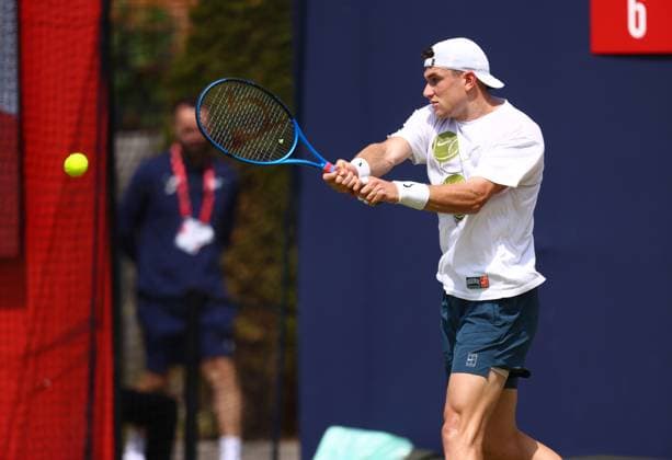 HSBC Tennis Championships, Day Four, Queens Club, London, UK - 12 Jun 2025 British Number one Jack Draper practises at the Queens club ahead of the 2025 HSBC Championships London Queens Club London GBR, UK NEWSPAPERS OUT Copyright: xMarkxGreenwoodx