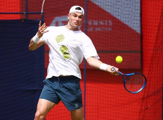 HSBC Tennis Championships, Day Four, Queens Club, London, UK - 12 Jun 2025 British Number one Jack Draper practises at the Queens club ahead of the 2025 HSBC Championships London Queens Club London GBR, UK NEWSPAPERS OUT Copyright: xMarkxGreenwoodx