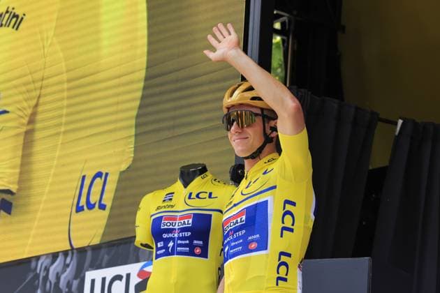 Remco EVENEPOEL, Soudal Quick-Step, during the presentation team, during the Criterium du Dauphine 2025, Cycling event, Stage 5, Saint-Priest > Macon (183 Km) on 12 June 2025 in Macon, France - during Criterium du Dauphine 2025 - Stage 5, Street Cycling race in France, France, June 12 2025  Copyright: xStefanoxCavasino IPAxSportx xipa-agency.netx xx IPA_58956253 IPA_Agency_IPA58956253