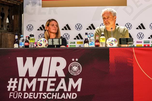 Sport Themen der Woche KW24 Sport Bilder des Tages Pressekonferenz Deutsche Frauen Fussball Nationalmannschaft DFB, Kaderbekanntgabe, 12.06.2025 Nia Künzer (DFB-Sportdirektorin) und Christian Wück (DFB-Frauen Bundestrainer) Pressekonferenz DFB Frauen Fussball Nationalmannschaft, Kaderbekanntgabe, Europa-Park Rust, 12.06.2025 *** Press conference German womens national football team DFB, squad announcement, 12 06 2025 Nia Künzer DFB sports director and Christian Wück DFB womens national coach Press conference DFB womens national football team, squad announcement, Europa Park Rust, 12 06 2025 Copyright: xBEAUTIFULxSPORTS Boscox