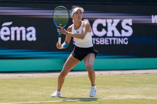 2025-06-12 2025 Libema Open Grass Court Championships Autotron ROSMALEN, NETHERLANDS - JUNE 12: Ann Li of The USA during the 2025 Libema Open Grass Court Championships at Autotron on June 12, 2025 in Rosmalen, Netherlands. Rosmalen Autotron Netherlands Content not available for redistribution in The Netherlands directly or indirectly through any third parties. Copyright: xMarleenxFouchierx