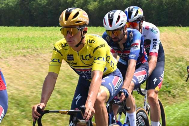 Criterium du Dauphine 2025 Stage 5 MACON, FRANCE - JUNE 12 : Evenepoel Remco (BEL) of Soudal - Quick Step during stage 5 of the 77th edition of Criterium du Dauphine Libere an UCI World Tour 2.UWT cycling road race stage for Men Elite of 183 km with start in Saint-Priest and finish in Macon on June 12, 2025 in Macon, France, 12 06 2025 ( Motordriver Kenny Verfaillie - Macon France  Copyright: xVincentxKalutx