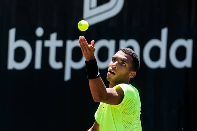 BOSS OPEN ATP250 12 06 2025 Felix Auger Aliassime CAN in his match against Giovanni Mpetshi Perricard FRA BOSS OPEN ATP250 Stuttgart, Tennisclub Weissenhof on 12 06 2025 Copyright: xBEAUTIFULxSPORTS Wunderlx