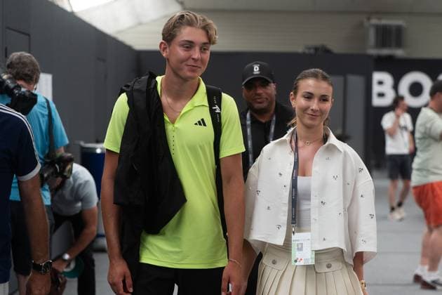 Justin Engel with girlfriend Elisabeth Jasmin Brixel at the BOSS Open, Alex Michelsen vs Justin Engel, Tennis, ATP Tournament, Boss Open, Center Court, Round of 16, 11 06 2025, Alex Michelsen vs Justin Engel, Tennis, ATP Tournament, Boss Open, Center Court, Round of 16, 11 06 2025, Stuttgart Copyright: xEibner-Pressefoto EdwardxCheungx EP_ECG