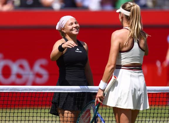 HSBC Tennis Championships, Day Four, Queens Club, London, UK - 12 Jun 2025 Diana Shnaider celebrates winning her second round match against Katie Boulter (GBR) during the 2025 HSBC Tennis Championship at Queens Club London Queens Club London GBR, UK NEWSPAPERS OUT Copyright: xMarkxGreenwoodx