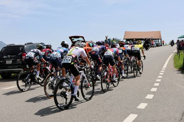 12 06 2025 Tour de Suisse Women 1 stage Gstaad Gstaad Picture The riders on the ascent to the Jaun Pass