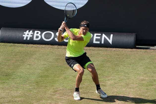 Alexander Zverev action, dynamic, backhand, Alexander Zverev vs Corentin Moutet, Tennis, ATP Tournament, Boss Open, Center Court, Round of 16, 12 06 2025, Alexander Zverev vs Corentin Moutet, Tennis, ATP Tournament, Boss Open, Center Court, Round of 16, 12 06 2025, Stuttgart Copyright: xEibner-Pressefoto EdwardxCheungx EP_ECG