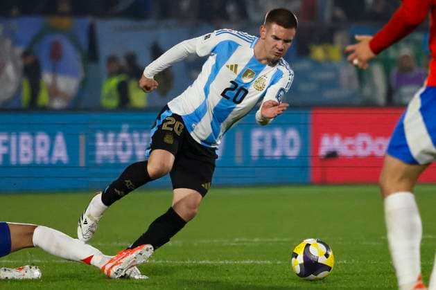Futbol, Chile vs Argentina. Eliminatorias al mundial de la Fifa 2026. El jugador de la seleccion argentina Franco Mastantuono es fotografiado durante un partido clasificatorio al mundial de 2026 contra Chile disputado en el estadio Nacional de Santiago, Chile. 05 06 2025 Andres Pina Photosport Football, Chile vs Argentina. 2026 FIFA World Cup, WM, Weltmeisterschaft, Fussball qualifiers. Argentina™s player Franco Mastantuono is pictured during a 2026 Fifa World Cup qualifier match against Chile at the National stadium in Santiago, Chile. 05 06 2025 Andres Pina Photosport Chile vs Argentina, eliminatorias al mundial 2026 