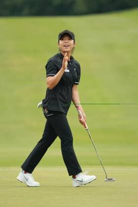 Meijer LPGA, Golf Damen Classic BELMONT, MICHIGAN-JUNE 12: Mi Hyang Lee of Korea acknowledges the crowd after her eagle in the 10th green during the first round of the Meijer LPGA Classic for Simply Give golf tournament at Blythefield Country Club in Belmont, MI, USA Thursday, June 12, 2025. Belmont Michigan United States  Copyright: xJorgexLemusx originalFilename:lemus-meijerlp250612_np51j.jpg