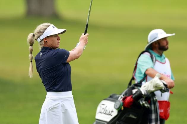 Meijer LPGA, Golf Damen Classic for Simply Give BELMONT, MICHIGAN - JUNE 12: Dani Holmqvist of Stockholm, Sweden hits from the 3rd fairway during the first round of the Meijer LPGA Classic for Simply Give golf tournament at Blythefield Country Club in Belmont, MI, USA Thursday, June 12, 2025. Belmont Michigan United States  Copyright: xAmyxLemusx originalFilename:lemus-meijerlp250612_np19t.jpg