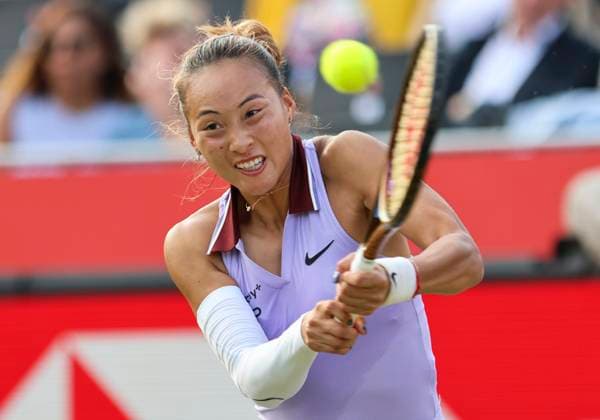 12th June 2025; HSBC Championships, Queen s Club, West Kensington, London, England: HSBC Womens Championships Queens Club, Day 4; Qinwen Zhang (CHN) plays a backhand shot against McCartney Kessier (USA)  ActionPlus12800467 HongboxChen