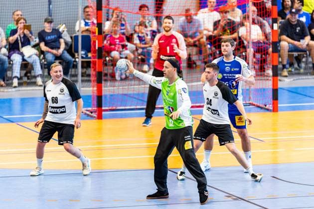 12 06 2025, GER, handball, men, one-day professional cult club ThSV Eisenach as part of the festival weeks celebrating the 1250th anniversary of the salt town Silvio Heinevetter ThSV Eisenach,12 36433 Bad Salzungen Werner Seelenbinder Halle Thuringia Germany