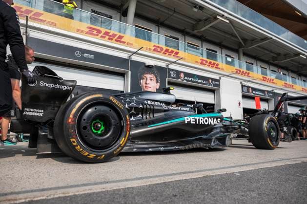 Formula 1 Pirelli Grand Prix du Canada 2025 Alexis Perrin OVERTAKE MAXPPP - Montréal 12 06 2025 Mercedes AMG Petronas pit stop test in the pitlane during the Formula 1 Pirelli Grand Prix du Canada 2025, the 10th round of the 2025 FIA Formula 1 World Championship, WM, Weltmeisterschaft at the Circuit Gilles Villeneuve in Montréal, Quebec, Canada, from June 12 to 15, 2025 Montréal Canada  Copyright: xOVERTAKE MAXPPPxAlexisxPerrinx OVT202506136175 OVT202506136175
