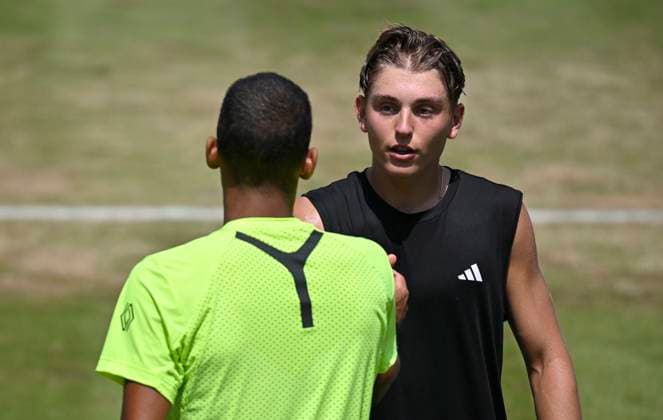 Justin Engel GER congratulates Felix Auger Aliassime CAN on winning the match Gesture Gesture Tennis Men BOSS Open ATP 250 Stuttgart 2025 Weissenhof BOSS Open ATP 250 Stuttgart 2025