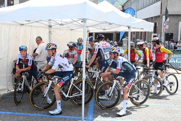 Criterium du Dauphine 2025 Stage 6 COMBLOUX, FRANCE - JUNE 13 : Van Gils Maxim (BEL) of Red Bull BORA - Hansgrohe during stage 6 of the 77th edition of Criterium du Dauphine Libere an UCI World Tour 2.UWT cycling road race stage for Men Elite of 126.7 km with start in Valserhone and finish in Combloux on June 13, 2025 in Combloux, France, 13 06 2025 ( Motordriver Kenny Verfaillie - Combloux France  Copyright: xVincentxKalutx