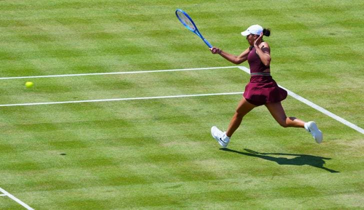 Madison Keys in quarter final action Queen s Club Championships, Day 5, Queen s Club, West Kensington, London - 13 Jun 2025  Copyright: xJavierxGarcia Shutterstockx 15354720h