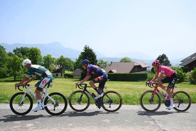 Criterium du Dauphine 2025 Stage 6 COMBLOUX, FRANCE - JUNE 13 : Van Der Poel Mathieu (NED) of Alpecin - Deceuninck, Bardet Romain (FRA) of Team Picnic PostNL, Baudin Alex (FRA) of EF Education - Easypost during stage 6 of the 77th edition of Criterium du Dauphine Libere an UCI World Tour 2.UWT cycling road race stage for Men Elite of 126.7 km with start in Valserhone and finish in Combloux on June 13, 2025 in Combloux, France, 13 06 2025 ( Motordriver Kenny Verfaillie - Combloux France  Copyright: xVincentxKalutx