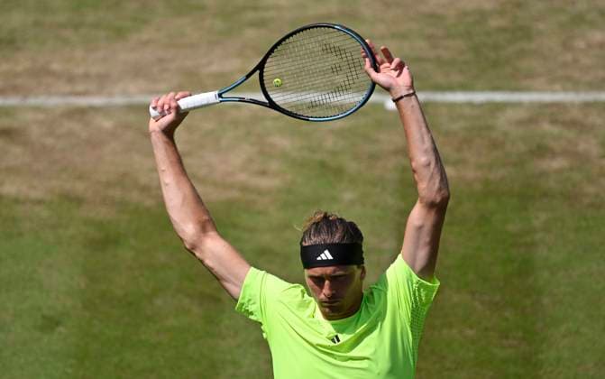 Alexander Zverev GER stretches himself Tennis Men BOSS Open ATP 250 Stuttgart 2025 Weissenhof BOSS Open ATP 250 Stuttgart 2025