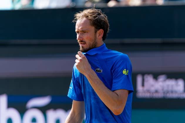 2025-06-13 2025 Libema Open Grass Court Championships ROSMALEN, NETHERLANDS - JUNE 13: Daniil Medvedev of Russia reacts during Day Five of 2025 Libema Open Grass Court Championships at Autotron on June 13, 2025 in Rosmalen, Netherlands. Rosmalen Autotron Netherlands Content not available for redistribution in The Netherlands directly or indirectly through any third parties. Copyright: xJorisxVerwijstx