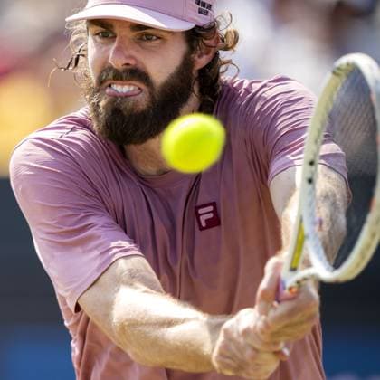 DEN BOSCH - Reilly Opelka (USA) in his match against Daniil Medvedev (RUS) during the quarterfinals of the Libema Open. The tennis tournament takes place at the Autotron in Rosmalen. ANP SANDER KONING xVIxANPxSportx xxANPxIVx 529845094 originalFilename: 529845094.jpg