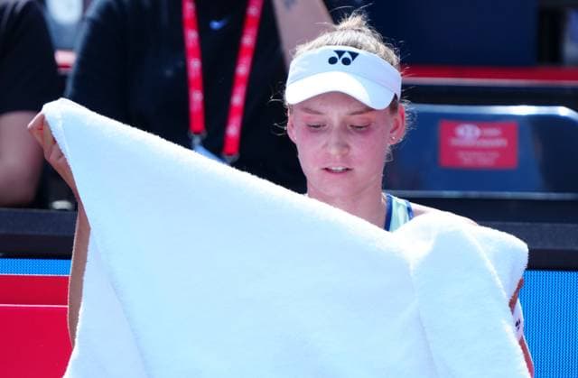 Tennis, WTA-Turnier in London, Queens Club Elena Rybakina during her quarter final defeat to Tatjana Maria Queen s Club Championships, Day 5, Queen s Club, West Kensington, London - 13 Jun 2025  Copyright: xJavierxGarcia Shutterstockx 15354720n