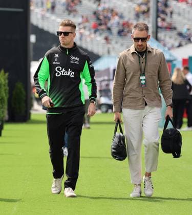 13 06 2025, Circuit Gilles Villeneuve, Montreal, FORMULA 1 PIRELLI GRAND PRIX DU CANADA 2025 , pictured Nico Hülkenberg DEU , Stake F1 Team Kick Sauber with manager Raoul Spanger Photo by Mark Urquhart Hasan Bratic DeFodi Images