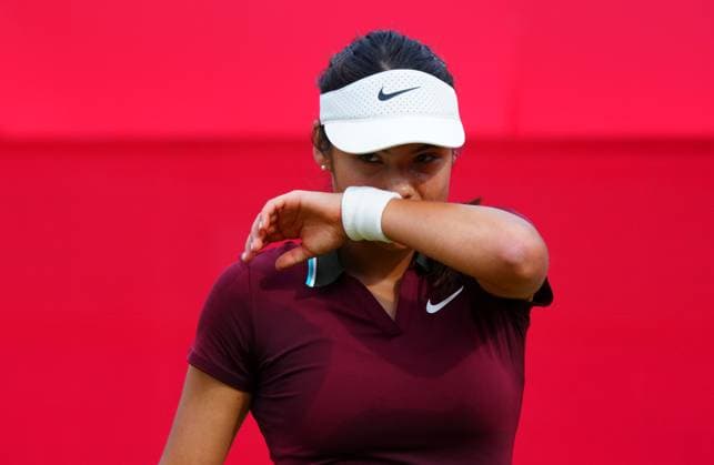 Tennis, WTA-Turnier in London, Queens Club Emma Raducanu during her quarter final defeat to Qinwen Zheng Queen s Club Championships, Day 5, Queen s Club, West Kensington, London - 13 Jun 2025  Copyright: xJavierxGarcia Shutterstockx 15354720q