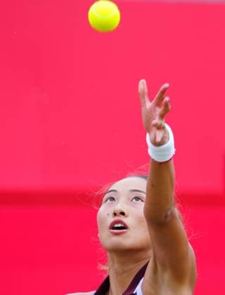 Tennis, WTA-Turnier in London, Queens Club Qinwen Zheng in quarter final action Queen s Club Championships, Day 5, Queen s Club, West Kensington, London - 13 Jun 2025  Copyright: xJavierxGarcia Shutterstockx 15354720u