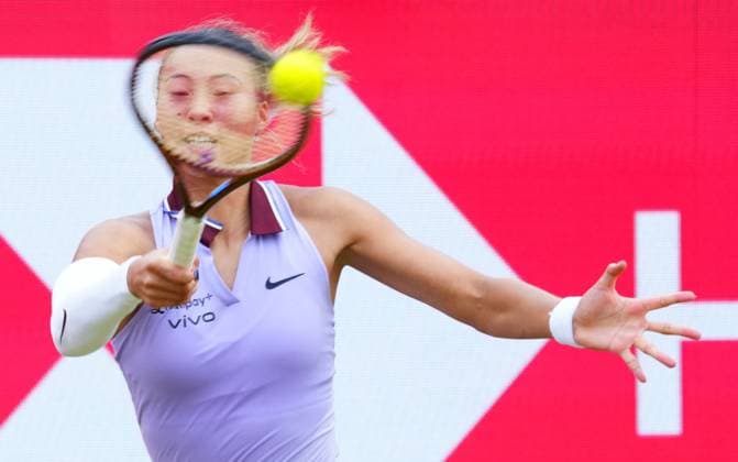 Tennis, WTA-Turnier in London, Queens Club Qinwen Zheng in quarter final action Queen s Club Championships, Day 5, Queen s Club, West Kensington, London - 13 Jun 2025  Copyright: xJavierxGarcia Shutterstockx 15354720v