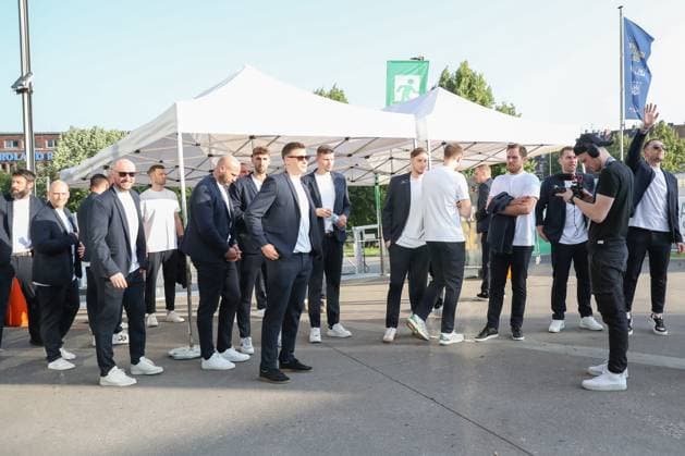 13 06 2025, xgox, Handball, EHF Champions League, Opening Party emspor, v l The Magdeburg team before the Opening Party Cologne