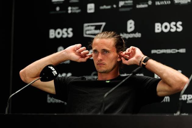 BOSS OPEN ATP250 13 06 2025 Alexander Zverev GER during the press conference, fingers in ears BOSS OPEN ATP250 Stuttgart, Tennisclub Weissenhof on 13 06 2025 Copyright: xBEAUTIFULxSPORTS Wunderlx