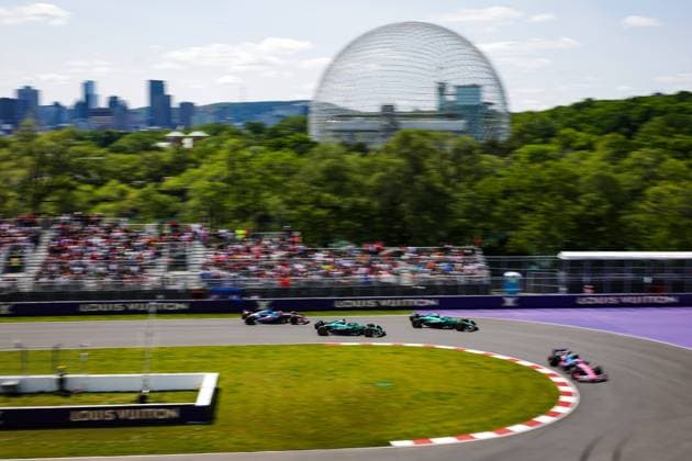 F1 - CANADIAN GRAND PRIX 2025 18 STROLL Lance (can), Aston Martin F1 Team AMR25, 14 ALONSO Fernando (spa), Aston Martin F1 Team AMR24, action during the Formula 1 Pirelli Grand Prix du Canada 2025, 10th round of the 2025 FIA Formula One World Championship, WM, Weltmeisterschaft from June 14 to 16, 2025 on the Circuit Gilles Villeneuve, in MontrÃ al, Canada - MontrÃ alCanada  Copyright: xFLORENTxGOODENx