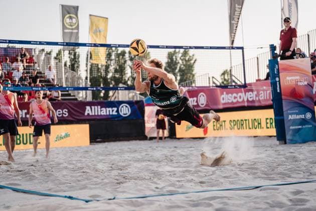 Beach volleyball men Allianz German Beach Tour 2025 Tourstop Bremen 13 06 2025 Eric Stadie Seeber jumps to the ball Bremen Waterfront Bremen Germany